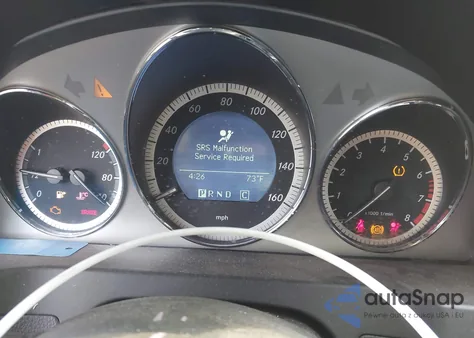 2009 Mercedes-Benz C 300 Luxury/Sport z USA, uszkodzony, nr VIN WDDGF54X19R056206